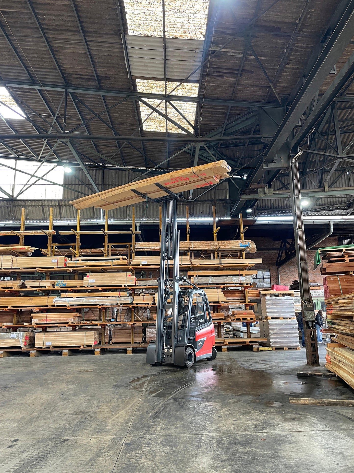 H5 "Der Sportwagen" - Skulptur von Uli Ehret - matt schwarz lackiert