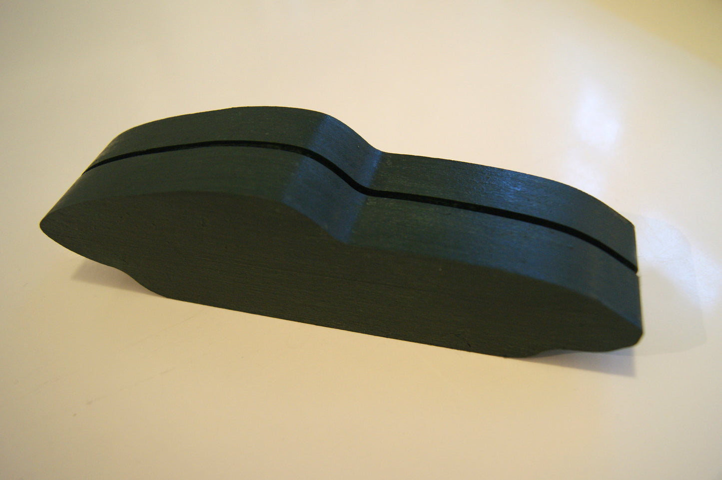 H2 'The Sportscar'  Skulptur von Uli Ehret / Dunkelgrün