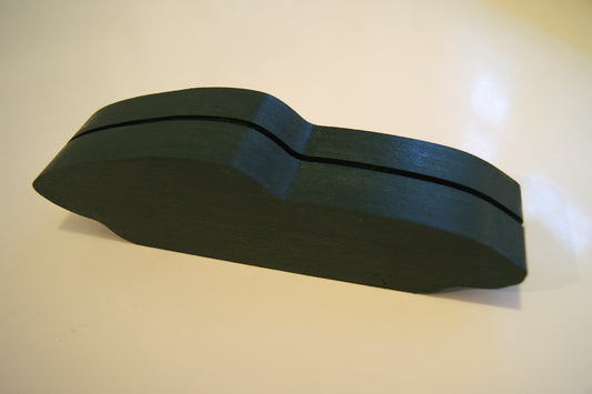 H2 'The Sportscar'  Skulptur von Uli Ehret / Dunkelgrün