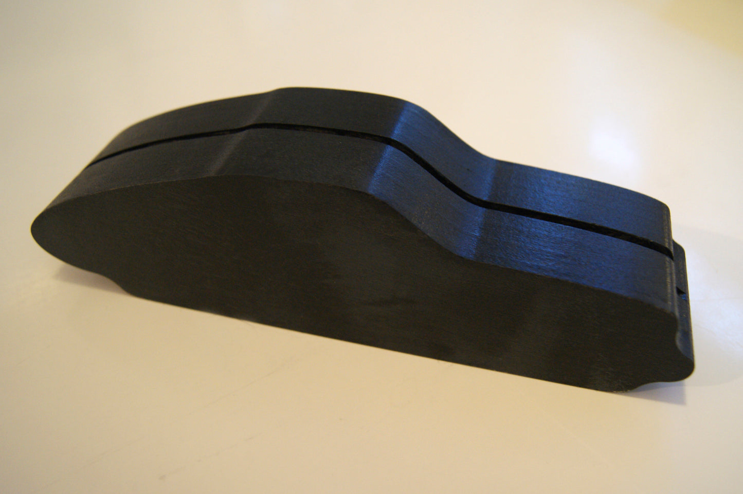 H5 "Der Sportwagen" - Skulptur von Uli Ehret - matt schwarz lackiert