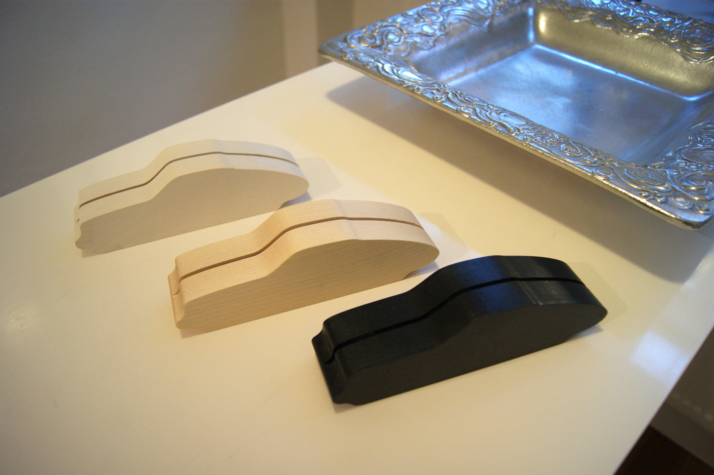 H5 "Der Sportwagen" - Skulptur von Uli Ehret - matt schwarz lackiert