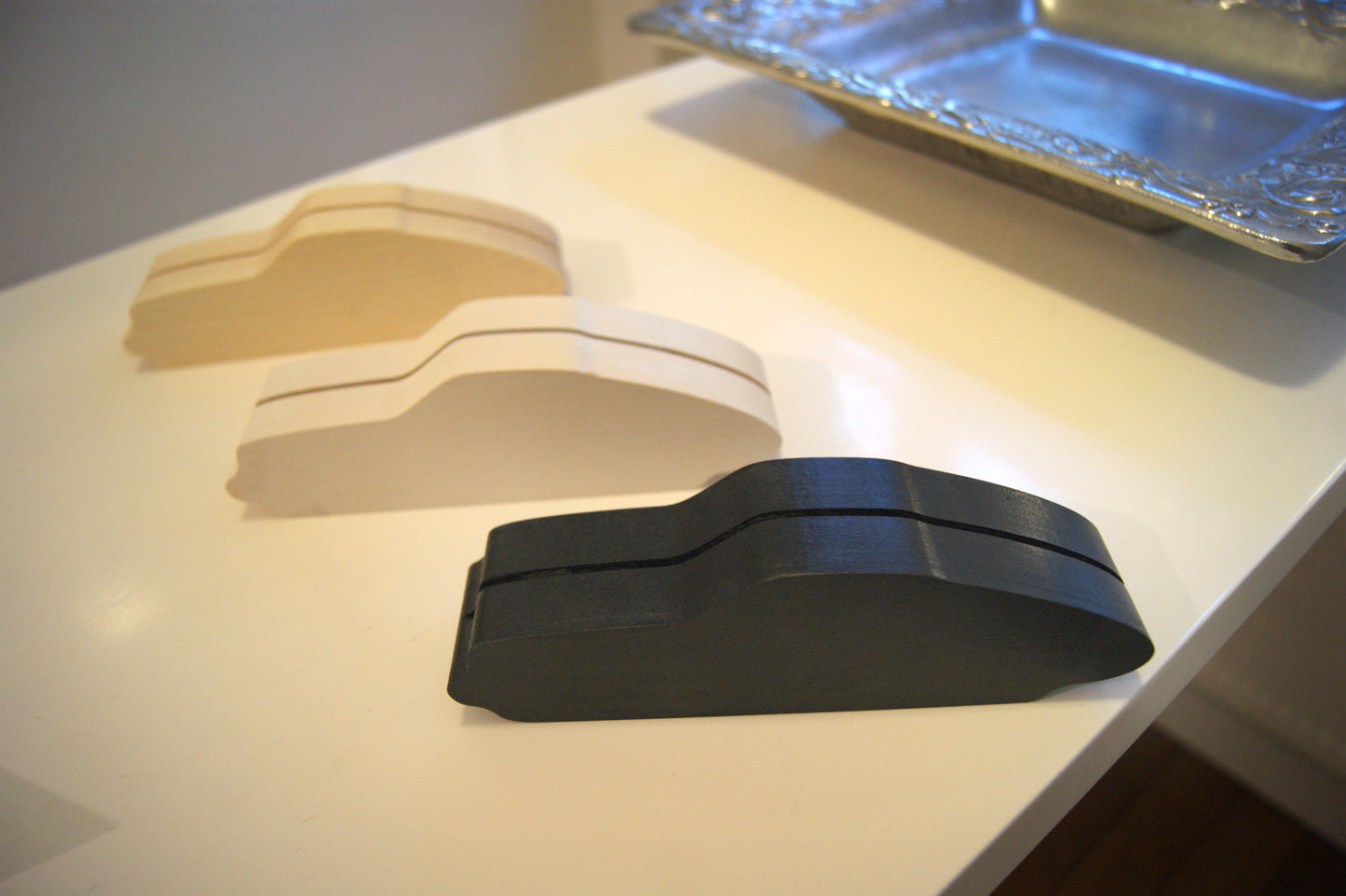 H5 "Der Sportwagen" - Skulptur von Uli Ehret - matt schwarz lackiert