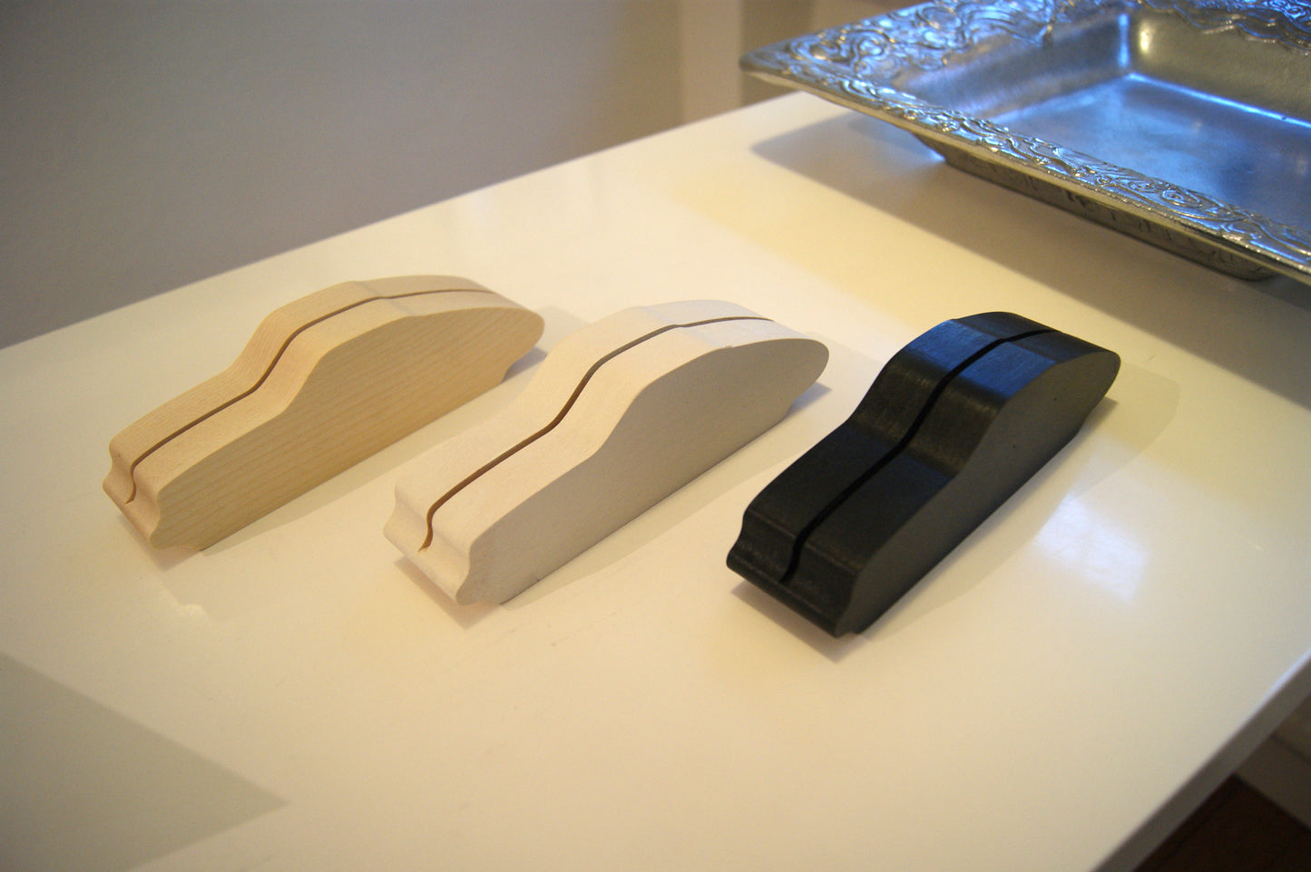 H5 "Der Sportwagen" - Skulptur von Uli Ehret - matt schwarz lackiert