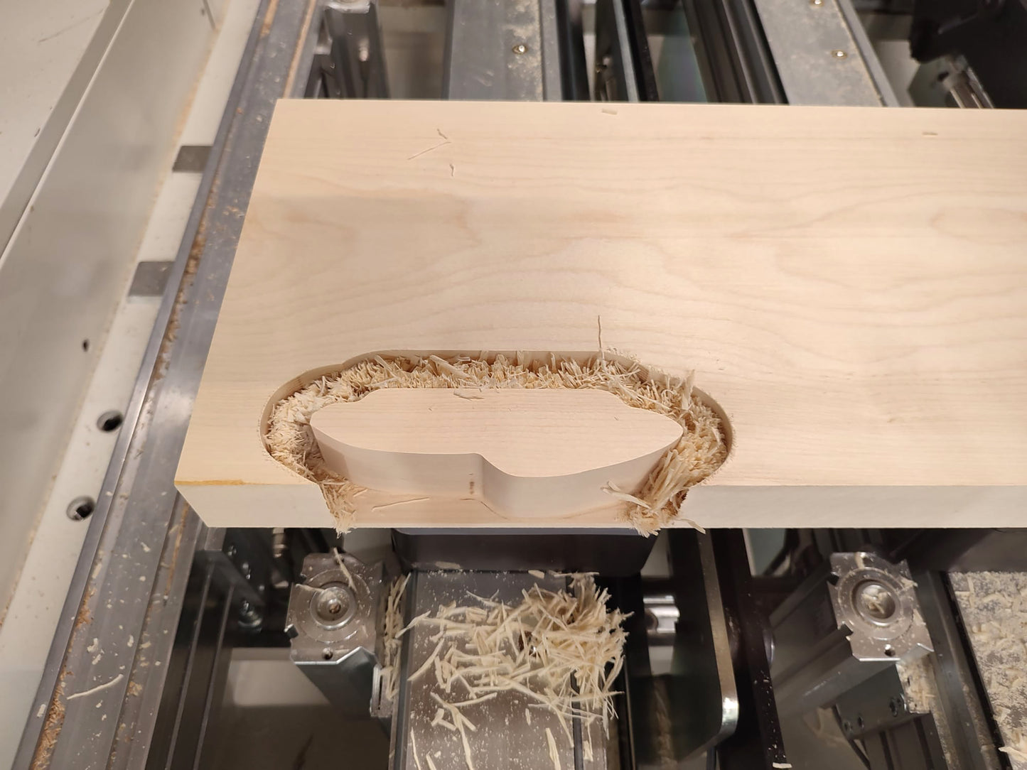 H2 'The Sportscar'  Skulptur von Uli Ehret / Dunkelgrün