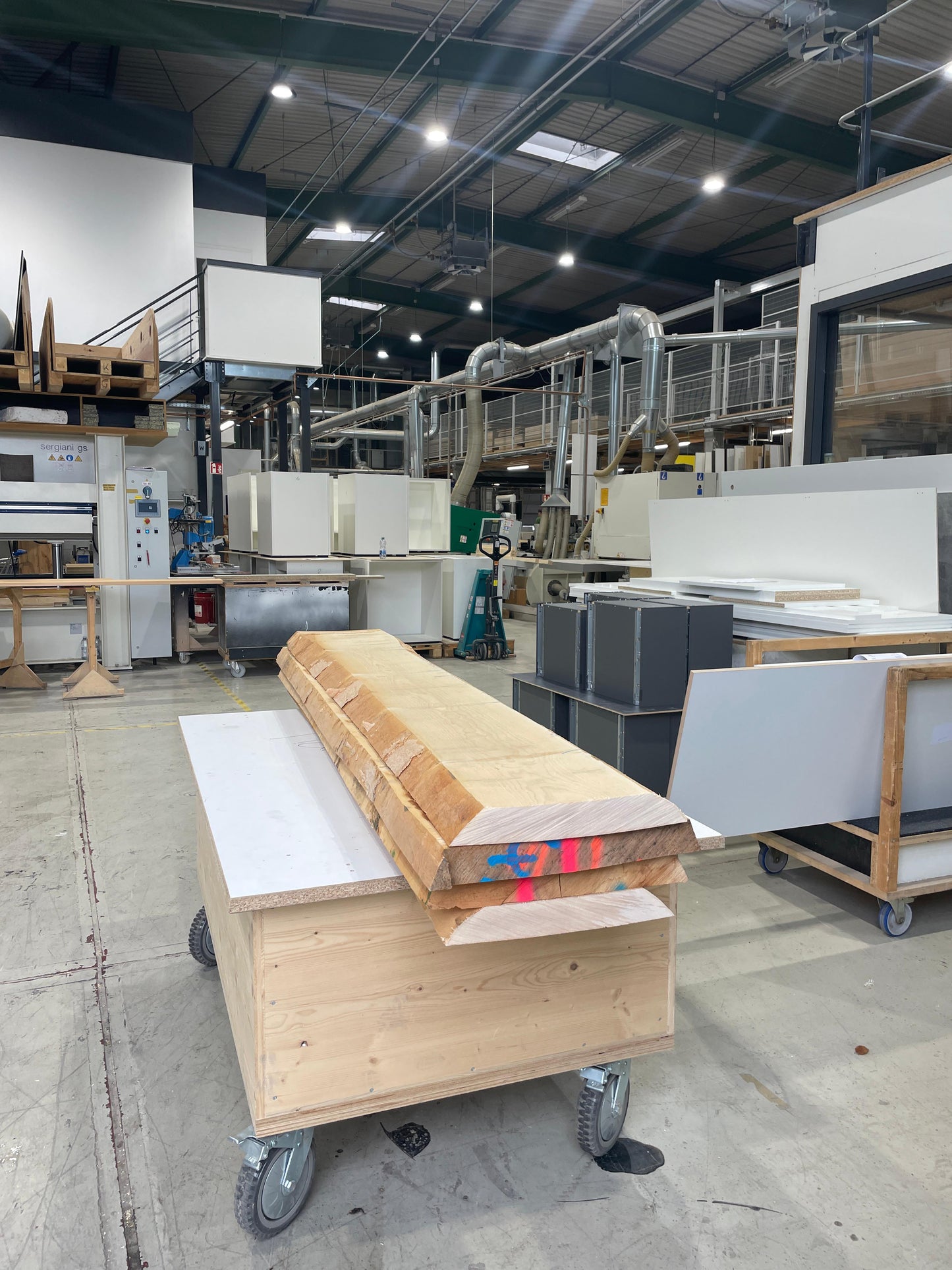 H3 "Der Sportwagen" Skulptur aus Ahornholz